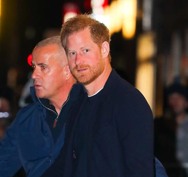 Μεταμόσχευση μαλλιών, λεύκανση δοντιών και θεραπείες προσώπου: Τα άλλαξε όλα ο πρίγκιπας Χάρι