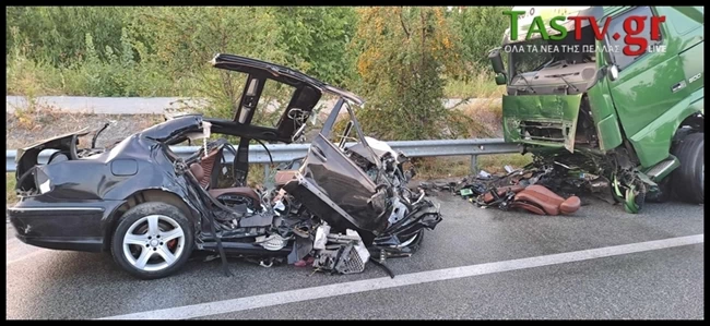 Σοκαριστικό τροχαίο στην Έδεσσα: 16χρονος μεταξύ των πέντε θυμάτων - To ΙΧ καρφώθηκε κάτω από νταλίκα