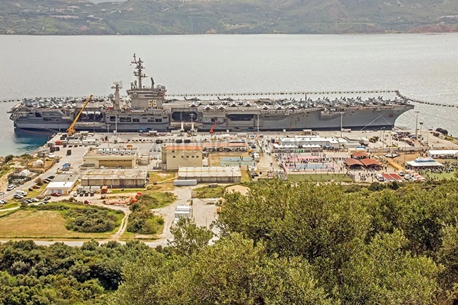 αεροπλανοφόρο Eisenhower