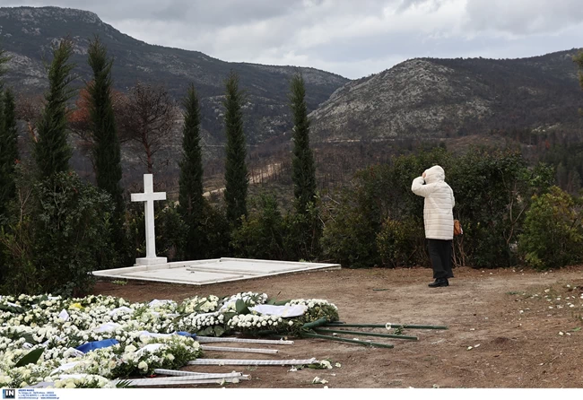 Τέως βασιλιάς Κωνσταντίνος: Στο Τατόι το τρισάγιο - Τα αποκαλυπτήρια του τάφου και το μυστήριο με την επιγραφή