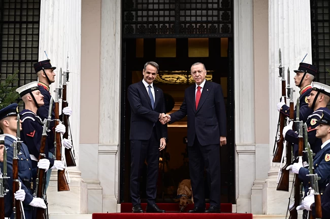 ΠΙΝΑΤ ΕΡΝΤΟΓΑΝ