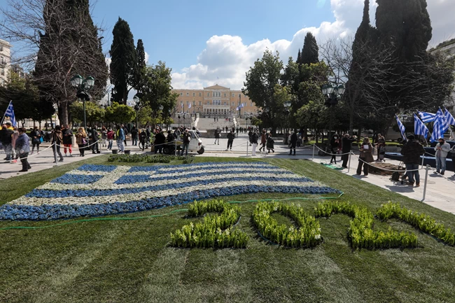 Ellhnikh Epanastash To Syntagma Etoimo Na Giortasei Thn Epeteio Twn 200 Ellada Eidhseis