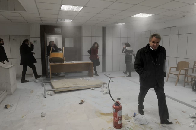 ΔΙΚΗ ΧΡΥΣΗΣ ΑΥΓΗΣ