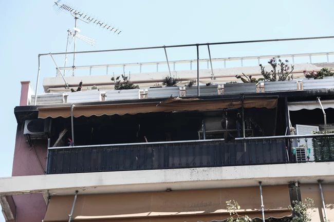 Πυρκαγιά σε διαμέρισμα στην Καλλιθέα - Απεγκλωβίστηκαν ένοικοι