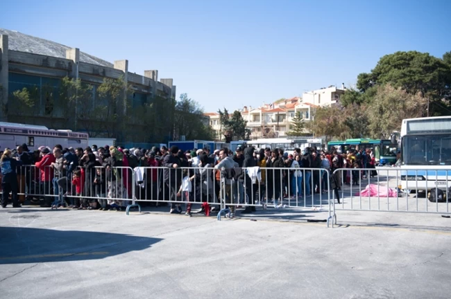 πρόσφυγες_λιμάνι