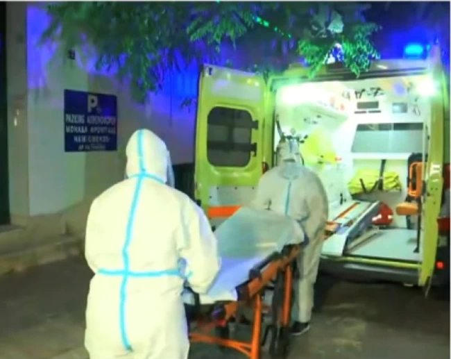 Μεταφέρονται στα νοσοκομεία οι ηλικιωμένοι από το γηροκομείο του Αγ. Παντελεήμονα