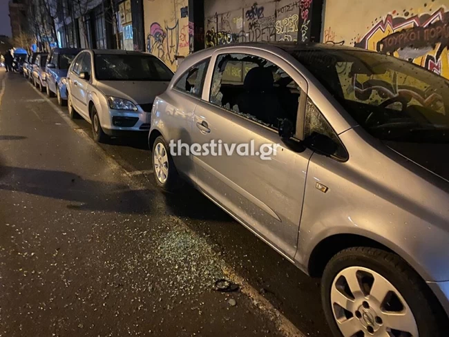 Επεισόδια μεταξύ οπαδών στη Θεσσαλονίκη: Άγριο ξύλο και τραυματίες - Τρεις συλλήψεις