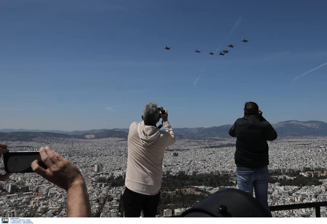 Πολεμικά αεροσκάφη Ακρόπολη