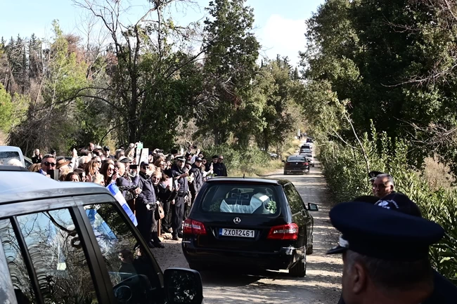 Τατόι κηδεία τέως