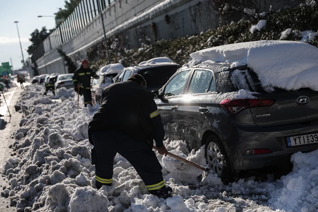 αττικη οδοσ απεγκλωβισμος αυτοκινητων