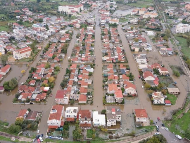 ''Πνίγηκε'' το Μεσολόγγι: Το μέγεθος της καταστροφής από ψηλά - Πλημμύρισαν δεκάδες σπίτια και καταστήματα [Εικόνες]