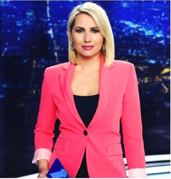 Η όμορφη κόρη γνωστής παρουσιάστριας στην παρέλαση της Αθήνας - Ίδια η μαμά της