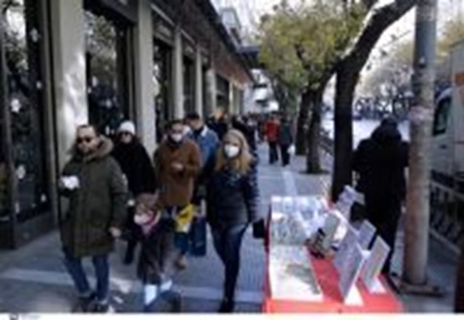 παραμονη χριστουγεννων αγορα