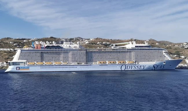 "Odyssey of the Seas": Το πλωτό παλάτι που "έκρυψε" τη Μύκονο [εικόνες - βίντεο]
