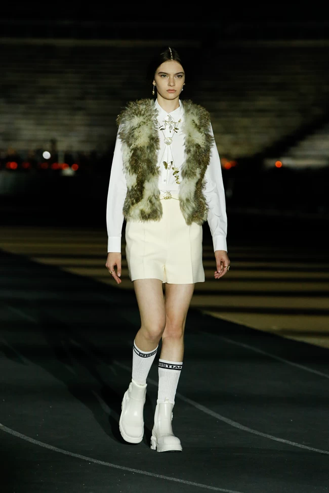 DIOR