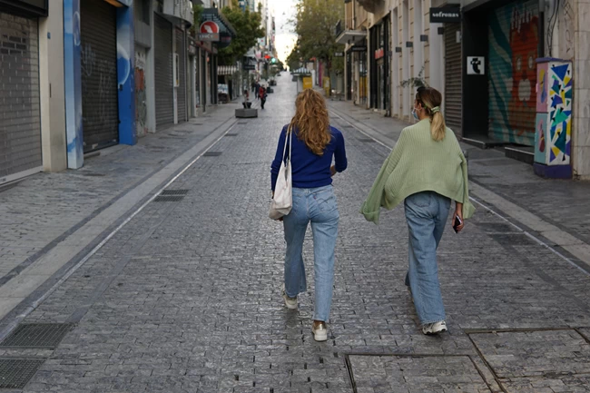 Νέο lockdown στην Αττική: Ανοιχτά σχολεία, κλειστά καταστήματα, όχι απαγόρευση κυκλοφορίας από τις 6, αύξηση προστίμων