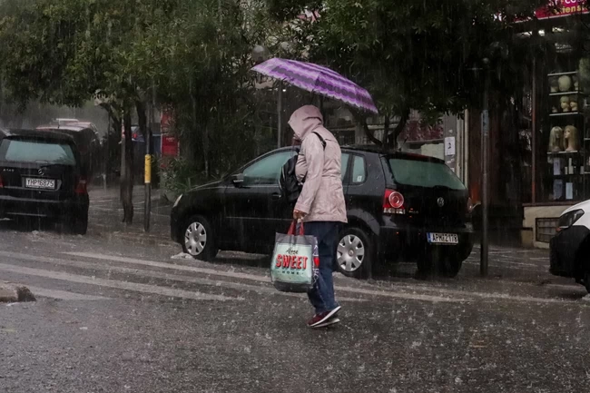 Ερχεται η κακοκαιρία Αριελ: Νέο έκτακτο δελτίο επιδείνωσης - Πού θα "χτυπήσουν" τα έντονα φαινόμενα