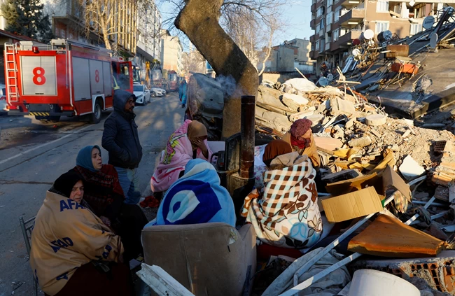 Σεισμός σε Τουρκία-Συρία: Πάνω από 8.300 οι νεκροί - Η συνοικία που "σβήστηκε από τον χάρτη" [βίντεο]