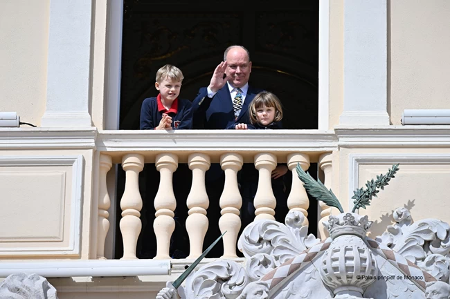 Η πανύψηλη royal: Η 45χρονη πριγκίπισσα Σαρλίν σε νέα εμφάνιση με τον Αλβέρτο που έμεινε στη... σκιά της