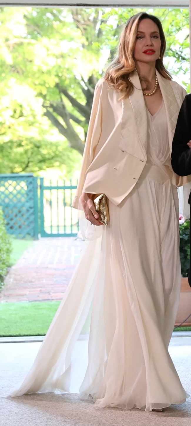jolie