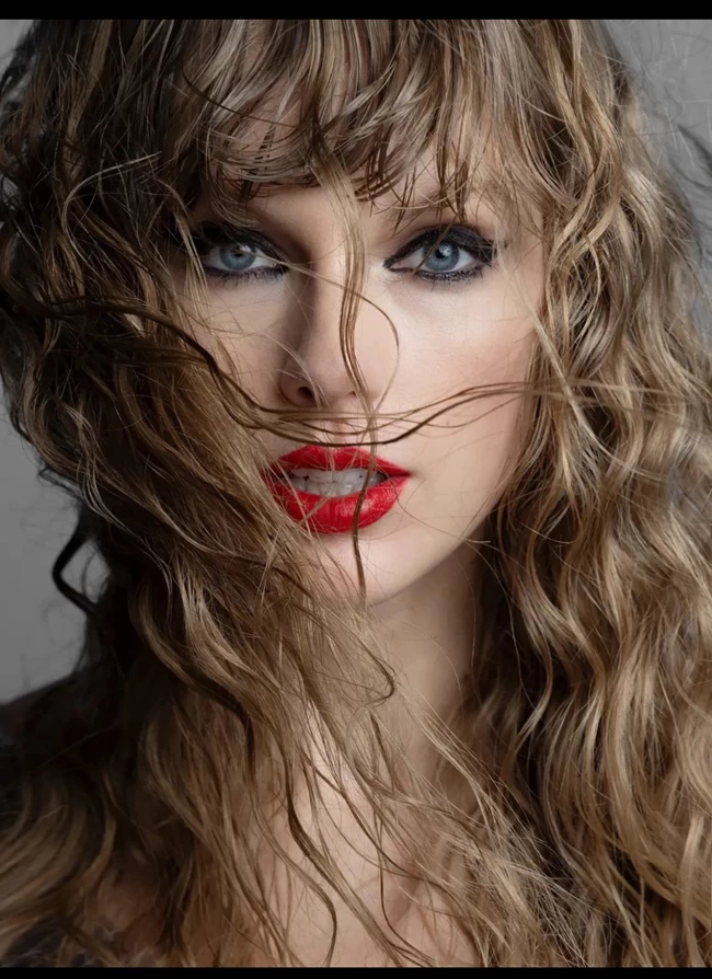 TIME PERSON OF THE YEAR TAYLOR SWIFT