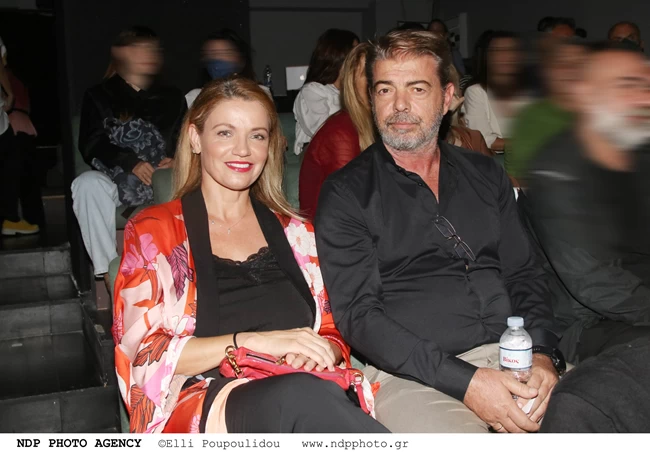 Παναγιώτα Βλαντή: Η σπάνια εμφάνιση με τον σύζυγό της - Το αέρινο κιμονό που συνδύασε με total black