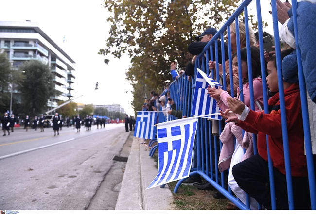 Θεσσαλονίκη: 15 κλικς από τη μεγάλη στρατιωτική παρέλαση της 28ης Οκτωβρίου - Γιορτάστηκε με λαμπρότητα