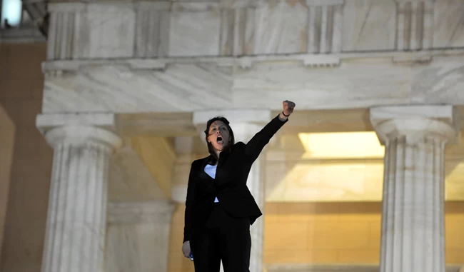 ΖΩΗ ΚΩΝΣΤΑΝΤΟΠΟΥΛΟΥ