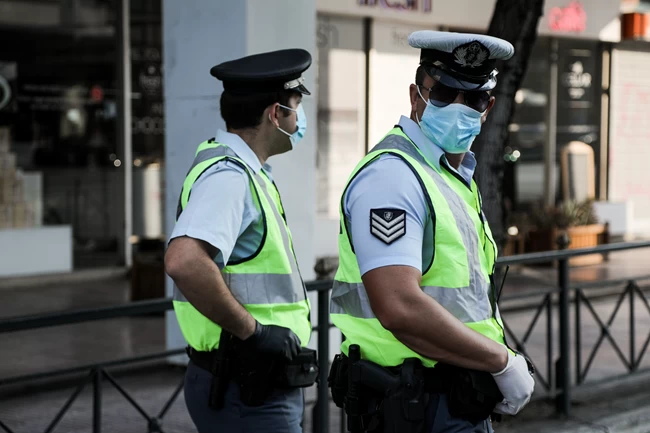 Κορονοϊός: Τα αστυνομικά τμήματα γίνονται ...κινητά - Στο δρόμο με τάμπλετ, σκάνερ και ειδικά κορονο-περιπολικά