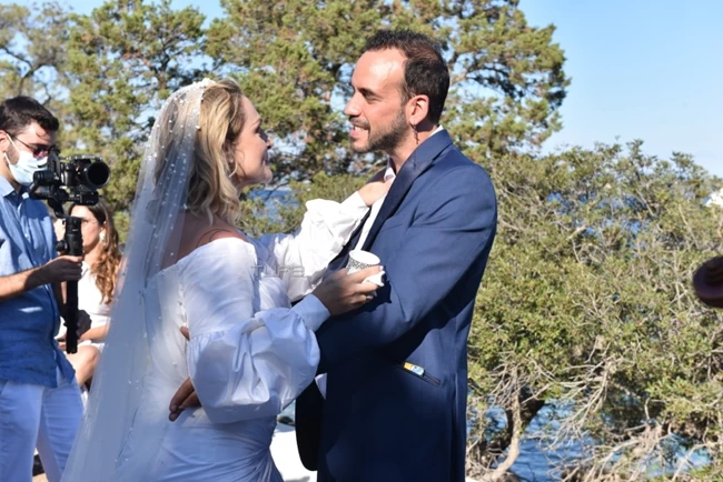 μουζουρακης