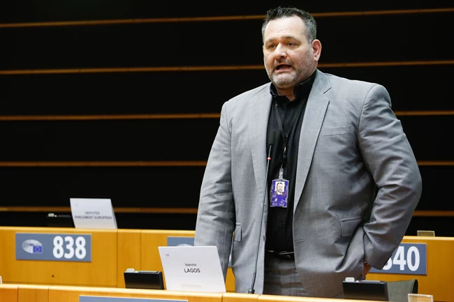 Ευρωβουλή - Ανδρουλάκης: "Μέρα ντροπής, έδωσαν τον λόγο στον Λαγό" - Τι έγραψε στο twitter o πρώην χρυσαυγίτης