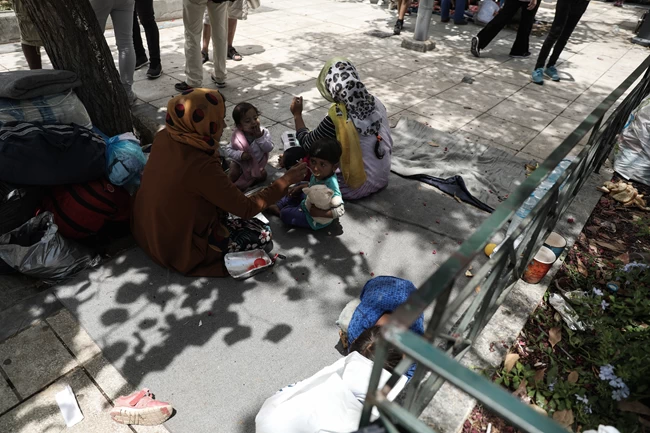 πρόσφυγες στην πλατεία Βικτωρίας