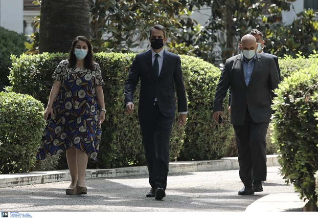 Μητσοτάκης Σακελλαροπούλου