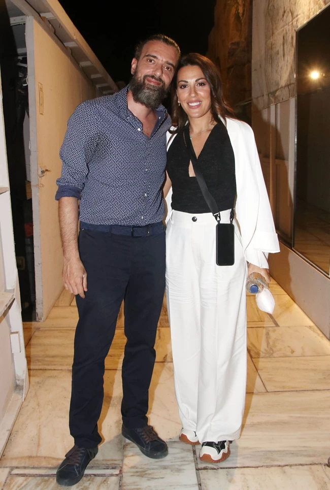 ΜΕΝΕΝΑΚΟΥ ΤΣΑΦΟΥΛΙΑΣ