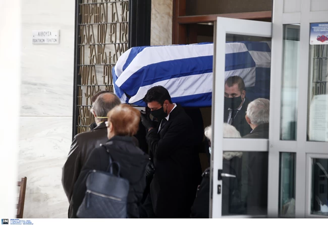 Γλέζος