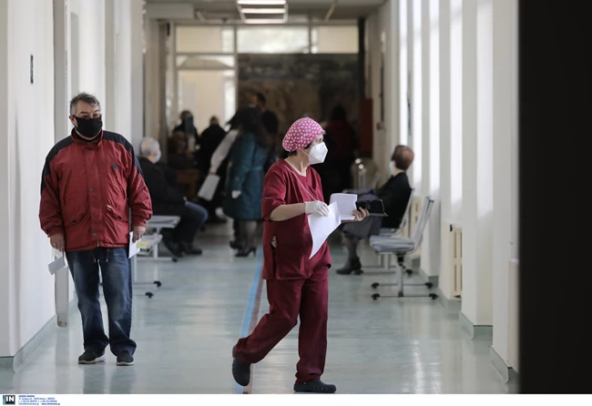 Κορονοϊός: Συνεδριάζει το μεσημέρι η Επιτροπή - Πιθανή παράταση των μέτρων - Οι αλλαγές σε μουσική, εστίαση, γήπεδα