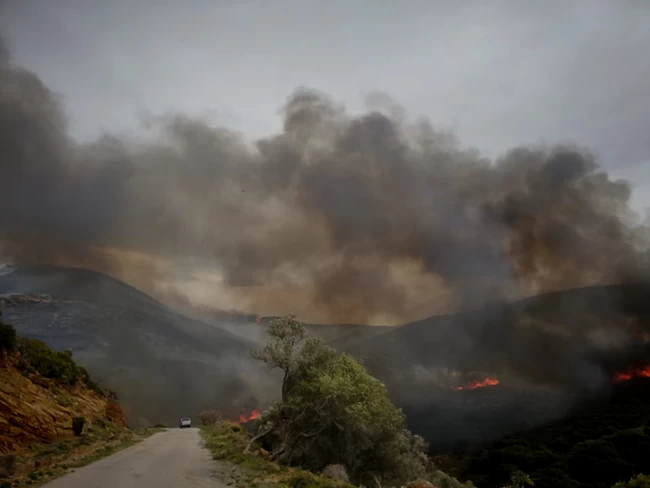 Φωτιά στην Ανδρο: Ψάχνουν για εμπρηστές - Εχουν ληφθεί οι πρώτες καταθέσεις από κατοίκους και υπόπτους