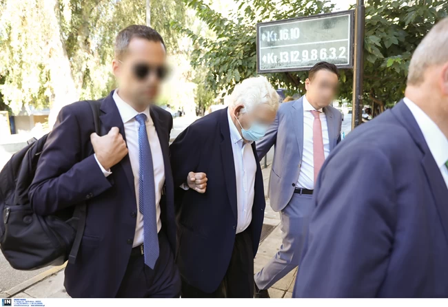 κουτσολιουτσος Folli Follie