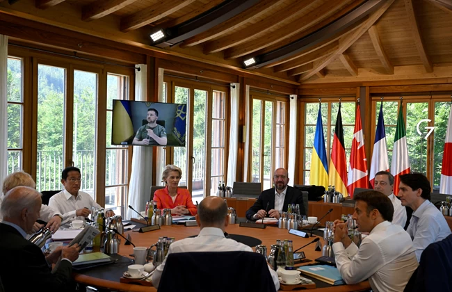 Ζελένσκι σε G7 - Ζητά εγγυήσεις ασφαλείας και συστήματα αεράμυνας
