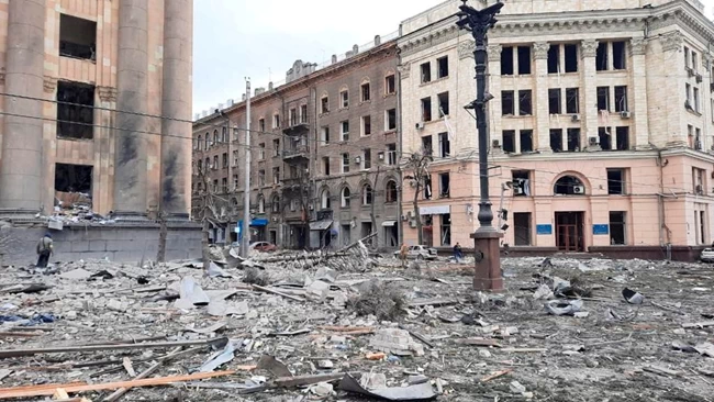 Πόλεμος στην Ουκρανία: Εισβολή Ρώσων αλεξιπτωτιστών στο Χάρκοβο - Πήραμε τη Χερσώνα, λέει η Μόσχα