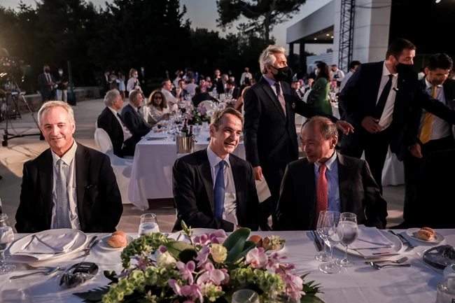 Μητσοτάκης στο "Economist": "Σήμερα οι Έλληνες πληρώνουν λιγότερους φόρους - Θετικός ο απολογισμός της διετίας"