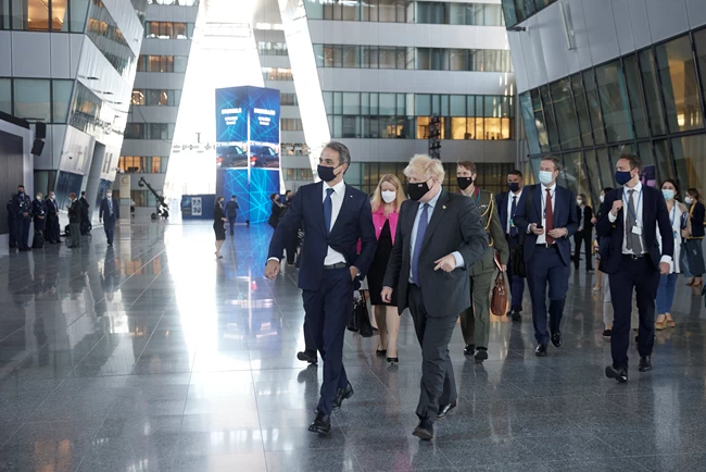 Μητσοτάκης σε Τζόνσον: Ασφαλής χώρα η Ελλάδα- Μην κάνετε διακρίσεις, αφήστε τους τουρίστες να έρθουν