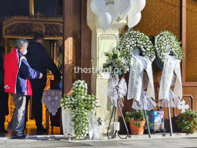 Γρεβενά: Ράγισαν καρδιές στο τελευταίο αντίο στον μικρό Θωμά - Έφυγε και μοίρασε ζωή σε εφτά ανθρώπους [εικόνες]