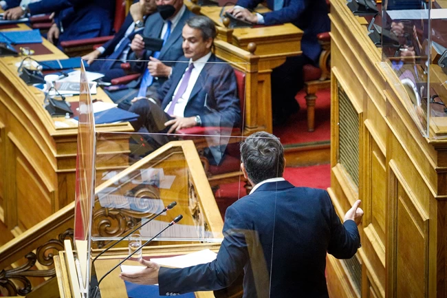 τσιπρας μητσοτακης βουλη