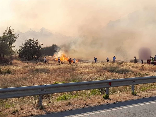 Κύπρος - Πύρινη κόλαση στη Λεμεσό: Καίγονται σπίτια, εκκενώνονται χωριά - Σύλληψη 67χρονου [εικόνες - βίντεο]