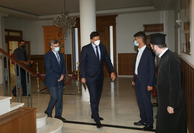 Συνεδριάζει η Ιερά Σύνοδος παρουσία Κικίλια και Τσιόδρα - Τι συζητούν για τους εμβολιασμούς