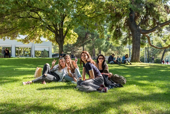 Deree – The American College of Greece: Υποτροφίες για ευκαιρίες εκπαίδευσης στο εξωτερικό σε συνεργασία με το Κοινωφελές Ίδρυμα Λάτση