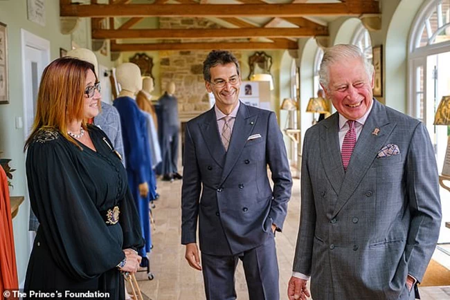 Τα ρούχα του (μελλοντικού) Βασιλιά: Ο πρίγκιπας Κάρολος λανσάρει συλλογή ρούχων