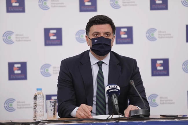 Κορονοϊός: Υποχρεωτικά self test για εργαζόμενους σε λιανεμπόριο, σούπερ μάρκετ, μέσα μεταφοράς, εστίαση και κομμωτήρια