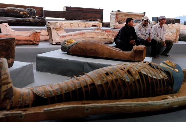 Αίγυπτος: 100 άθικτες σαρκοφάγοι ανακαλύφθηκαν στη Νεκρόπολη της Σακκάρα - Εντυπωσιακές εικόνες